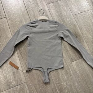Skims grey long sleeve bodysuit new with tags size